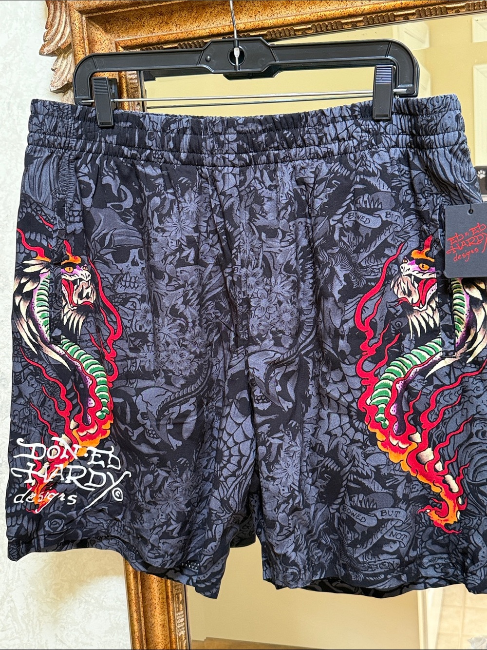 Ed Hardy Men's Black/Gray Shorts with Red and Green Dragon Motif. Size L. - Picture 4 of 16
